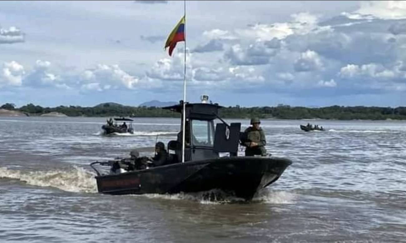 Detienen a cuatro trinitenses y un venezolano por tráfico de combustible 